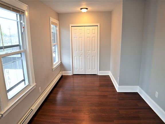 4th image of 722 Kearny Ave #1
