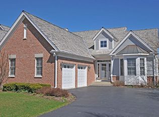 135 S Newport Ct, Lake Forest, IL