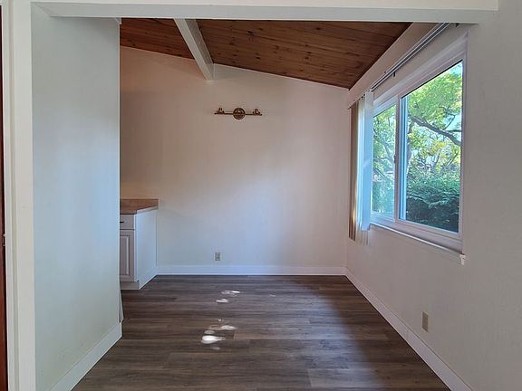 3rd image of 3195 Loma Verde Pl