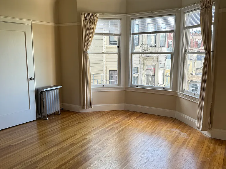 970 Bay St #2 — Photo 2