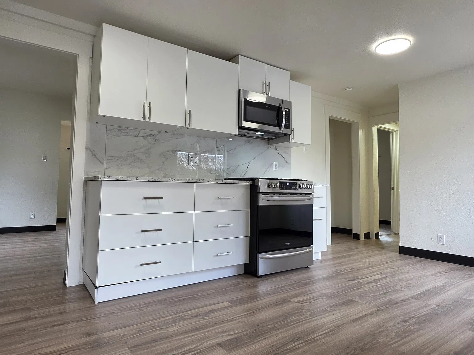 2 bed, 800 sqft, $2,150 — Photo 3
