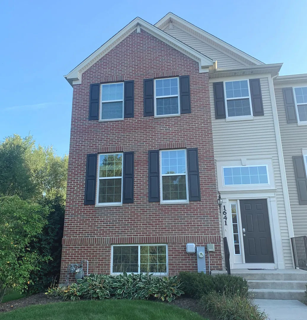 3 bed, 2.5 bath, 2175 sqft, $3,000 — Photo 1