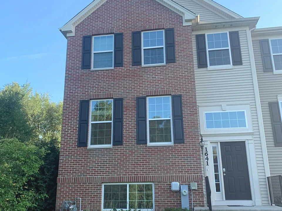 1641 Deer Pointe Dr