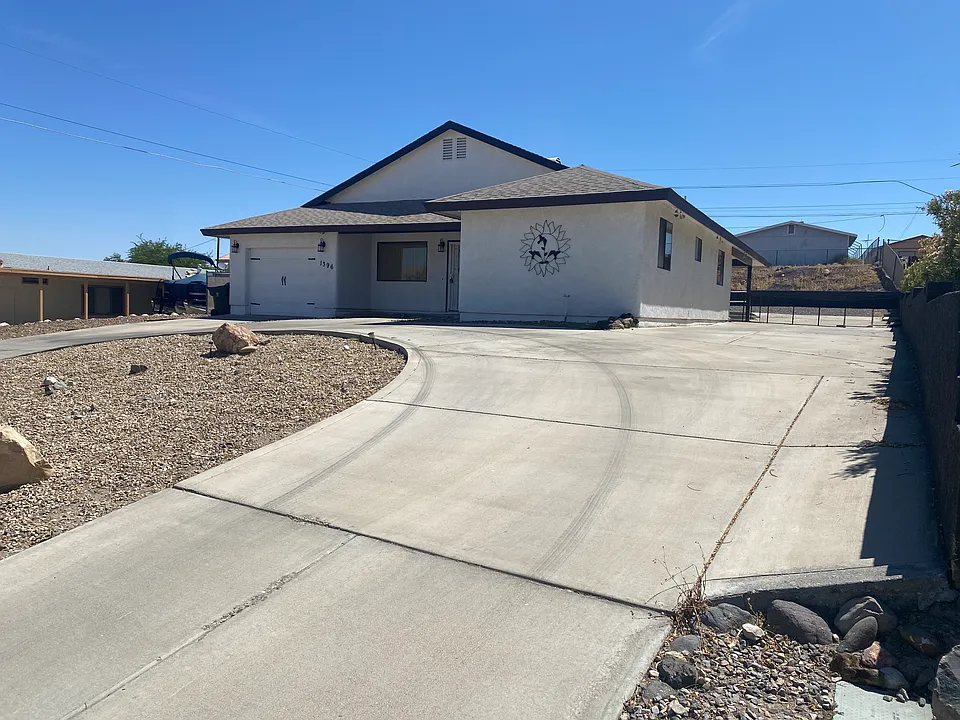 1396 Plata Dr