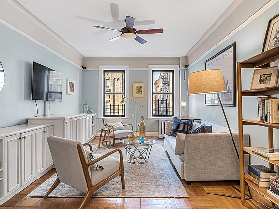 5th image of 371 Fort Washington Ave APT 4E