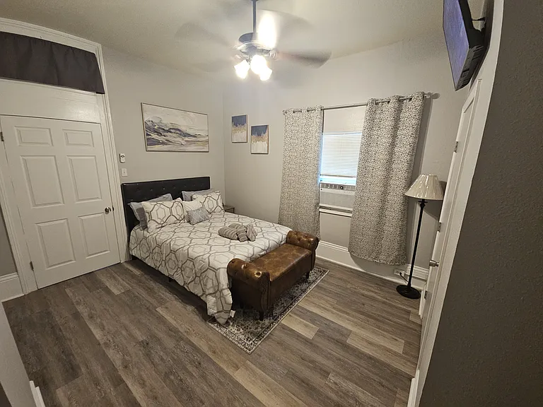 2231 Washington Ave — Photo 6
