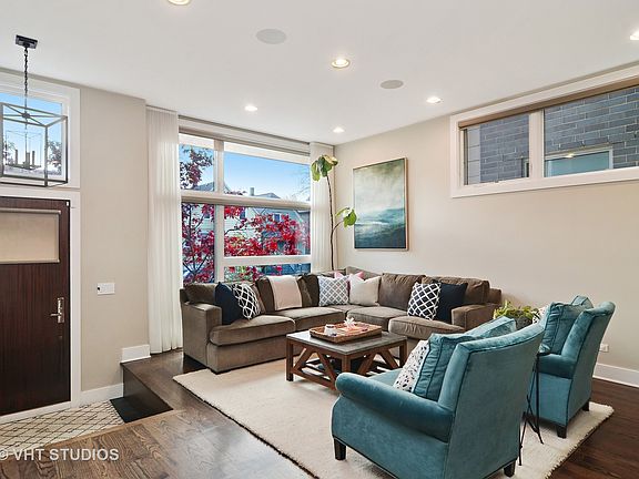 2nd image of 1832 W Wellington Ave #2