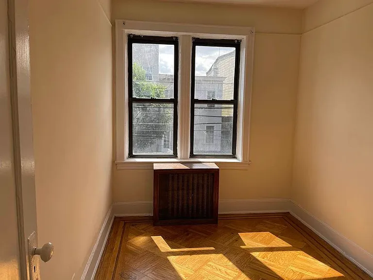 30-58 14th St #2F — Photo 4