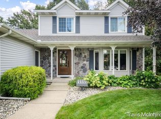 2674 Curtice Wood Dr NE, Grand Rapids, MI 49525