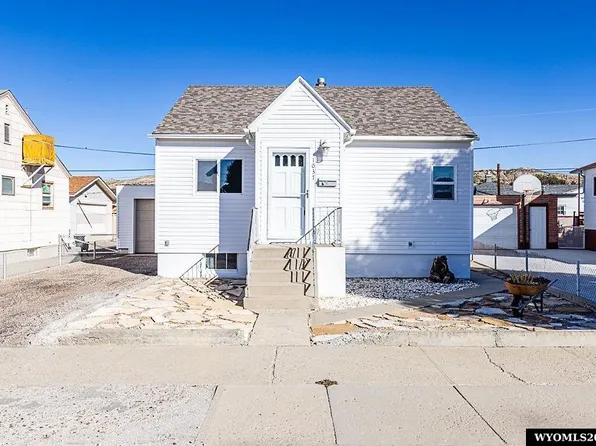1037 Arapahoe St, Rock Springs, WY 82901