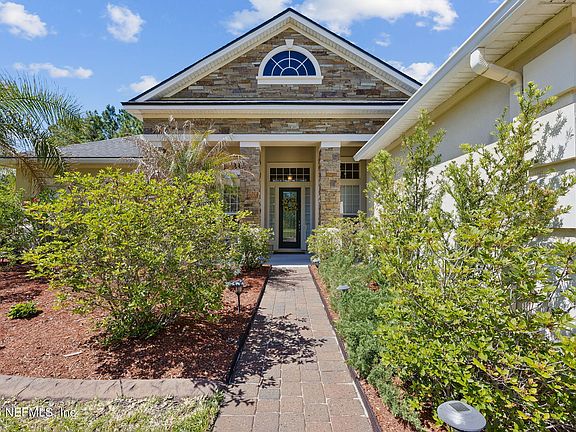 3rd image of 412 SIERRA VISTA Court
