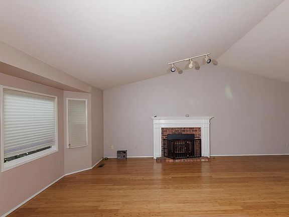 3rd image of 10130 128th Ave NE