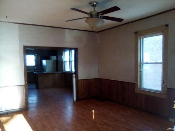 3rd image of 2253 Grand Ave
