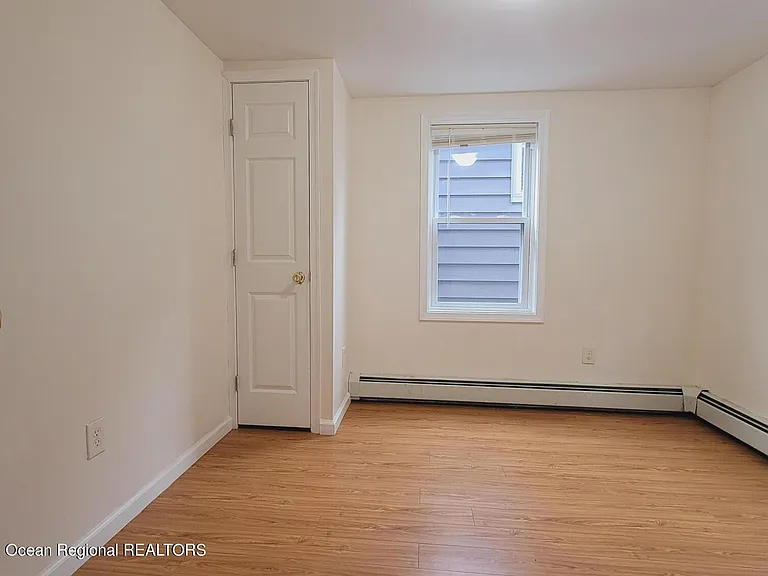 218 Porter Ave #B — Photo 13