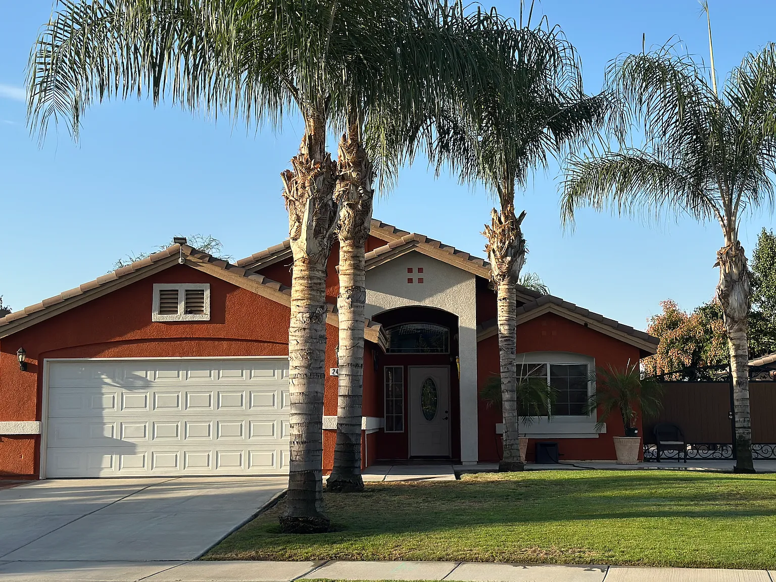 3 bed, 1219 sqft, $2,000 — Photo 1