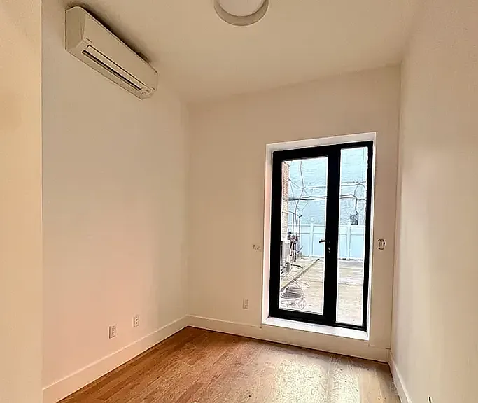 435 Dekalb Ave #1R — Photo 4