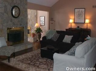 8303 Emerald Glen Ct, Willoughby, OH 44094