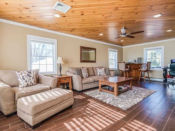 3rd image of 37 Strathmore Village Dr