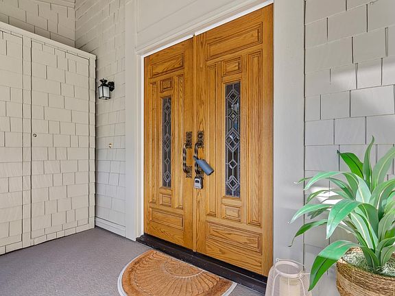 3rd image of 2601 Saklan Indian Dr APT 3