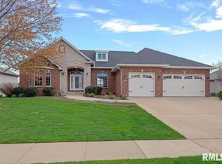 4404 Lynhurst Rd, Springfield, IL 62711