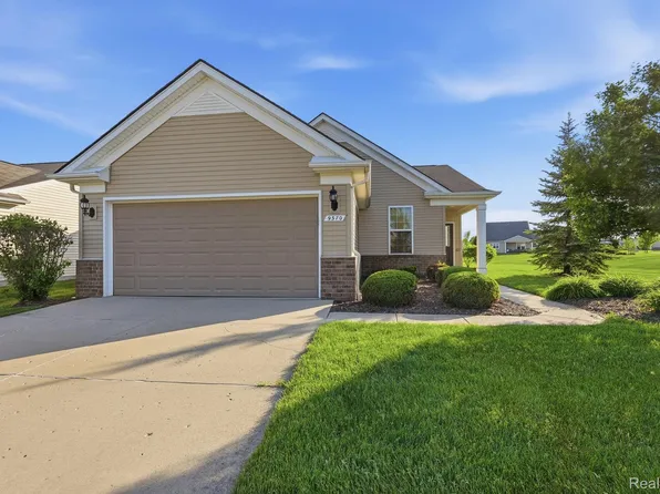 9370 Sand Hill Dr, Grand Blanc, MI 48439
