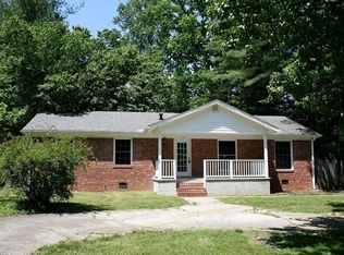 109 Pilgrim Dr, East Flat Rock, NC 28726