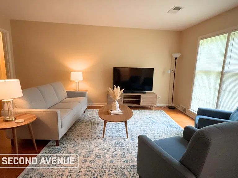 3102 Scotland Rd — Photo 2