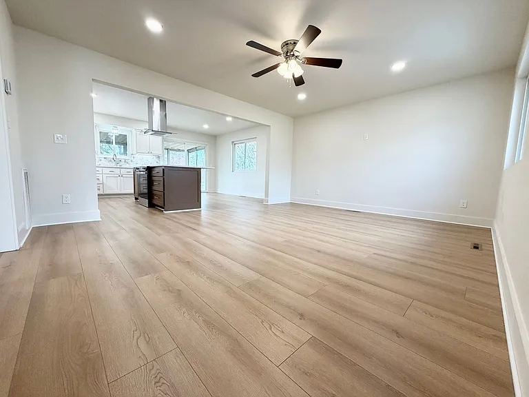14911 Dutchmans Dr — Photo 3