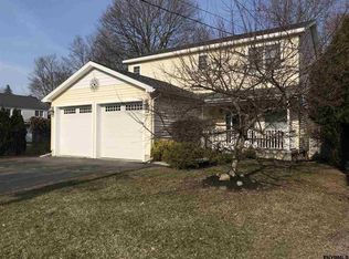 8 Hillview Ter, Castleton, NY 12033