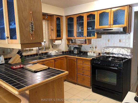 4th image of 141 Ravenscroft Rd