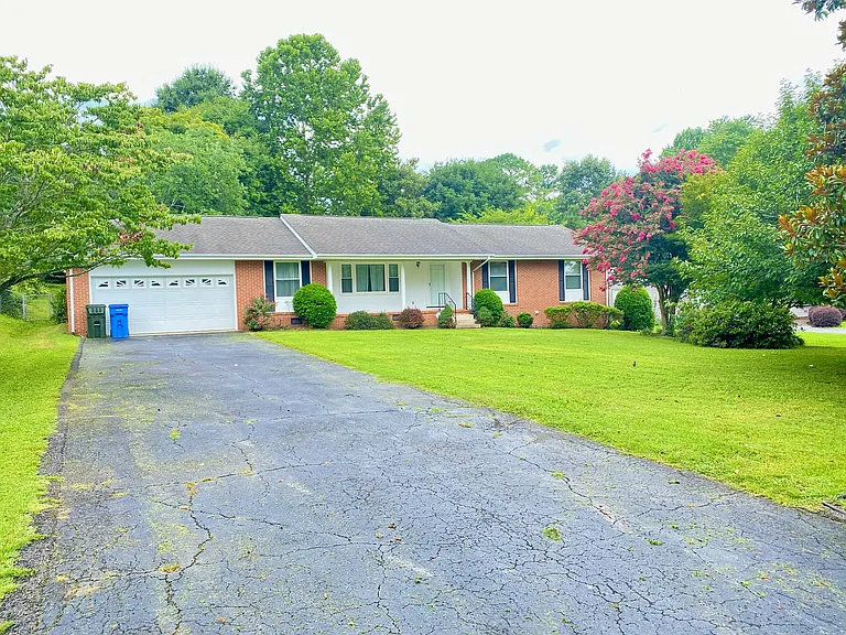 1723 Verona Dr — Photo 5