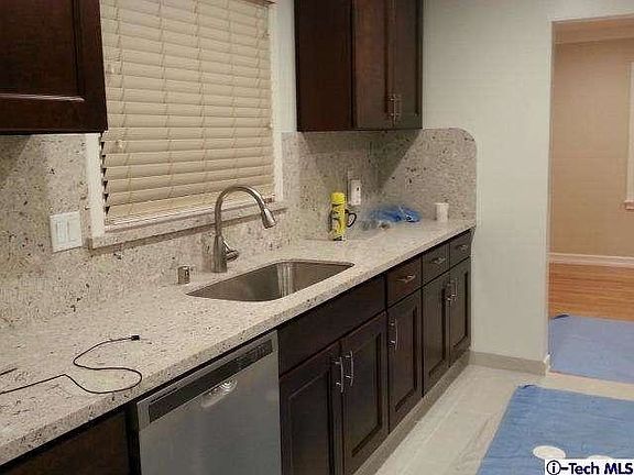 3rd image of 2382 Loma Vista St