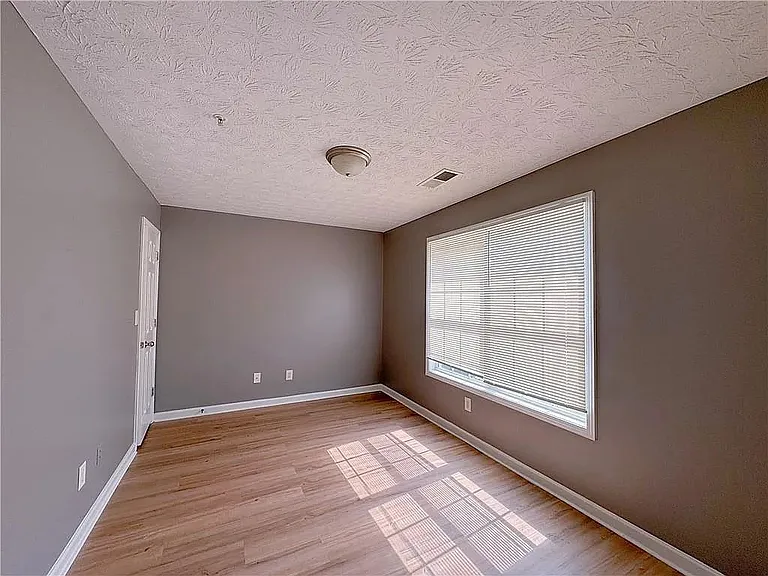 1403 Eastmont Dr NW #D — Photo 6