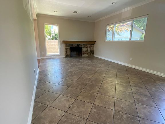 4th image of 6429 Mammoth Ave #B