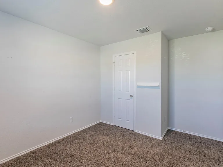 237 Poplin Ln — Photo 19