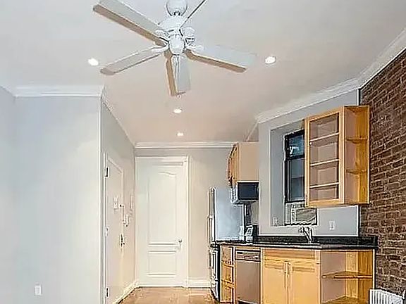 3rd image of 235 W 14th St #1D