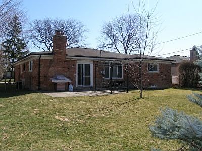 Spacious Back Yard