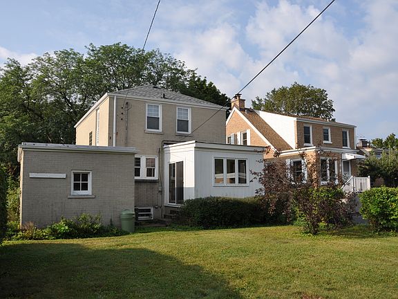 2nd image of 3710 W Albion Ave