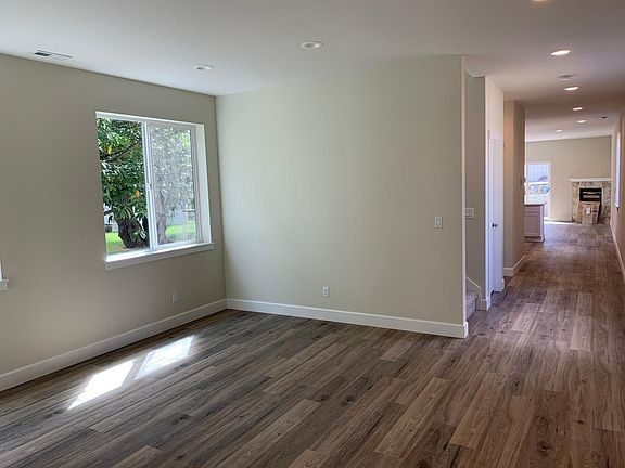 4th image of 1406 47th Ave E