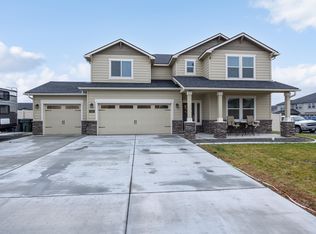 3303 Pinnacle Ln, Pasco, WA 99301