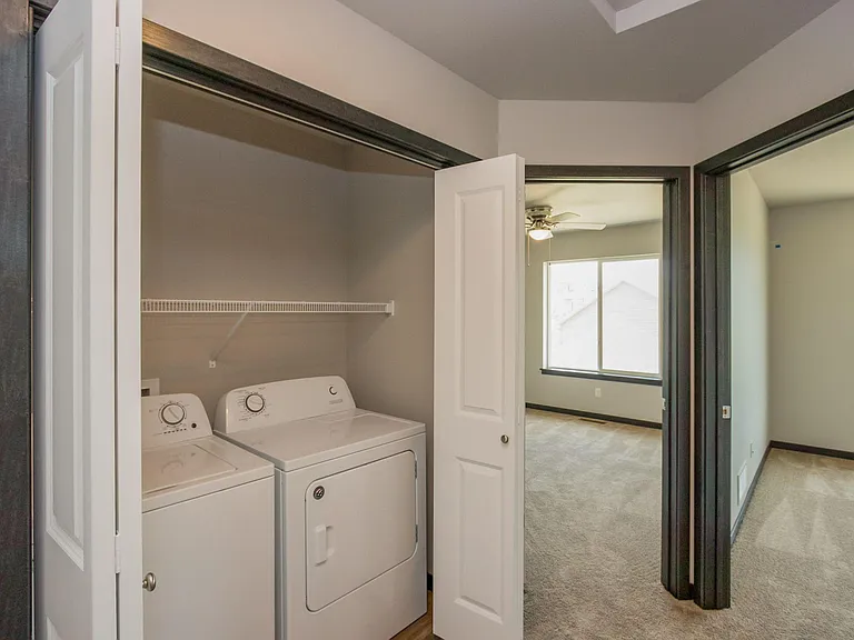109 Madison Ln — Photo 16