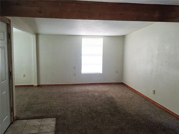 4th image of 224 Meadow Lark Dr
