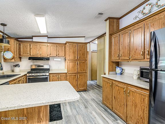 3rd image of 5273 International Ave