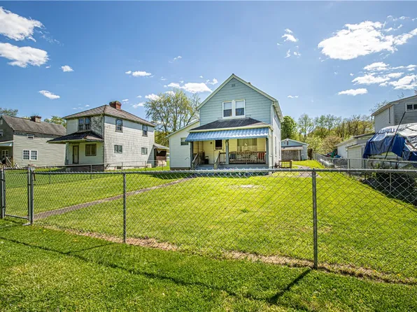 175 Alicia Main St, Greensboro, PA 15338