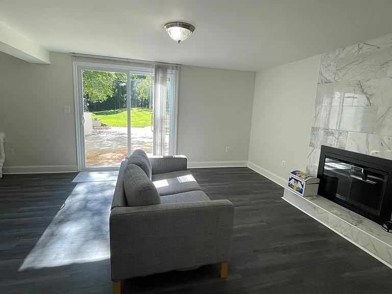 7901 Locust Ln — Photo 6