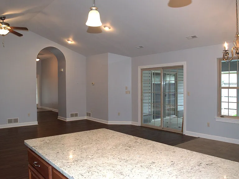 106 Corcoran Dr — Photo 9