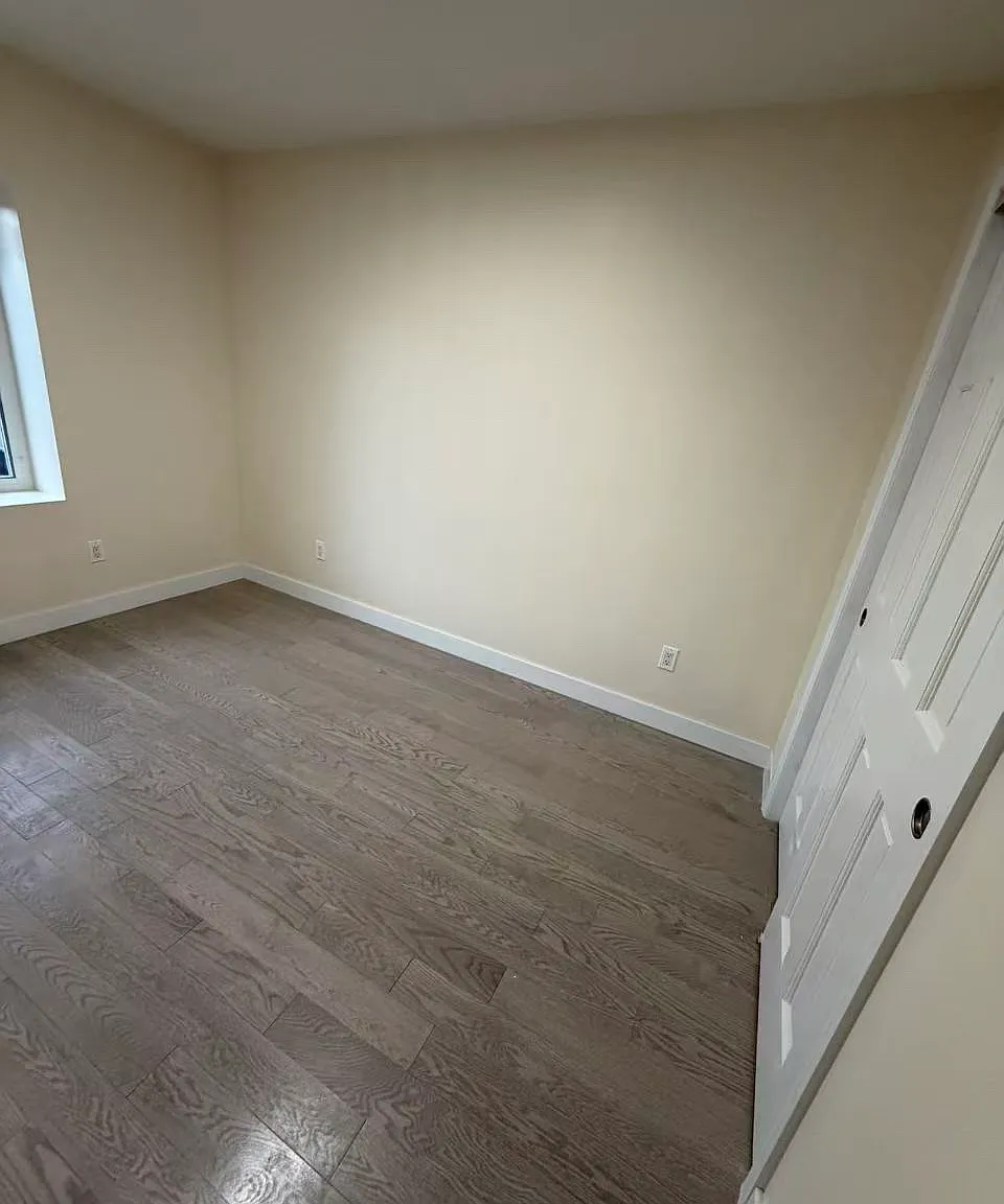 3 bed, 1000 sqft, $3,300 — Photo 4