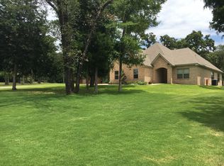 638 Oak Tree Ln, Franklin, TX 77856