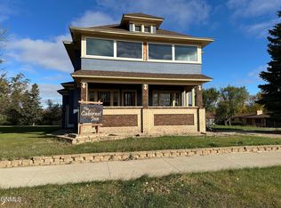 137 3rd Ave NE, Garrison, ND 58540