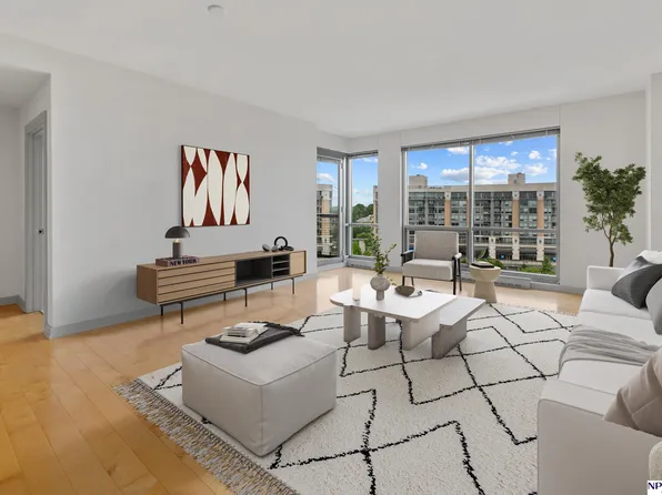 3200 Farnam Ct #3604, Omaha, NE 68131